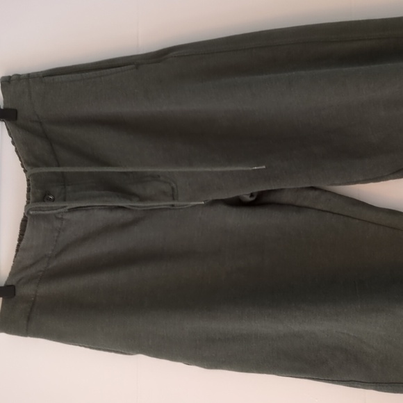 UO BDG Men's Relaxed fit Bowed Sweatpants Barely Green Athleasure Cozy Cabin L - Picture 3 of 10